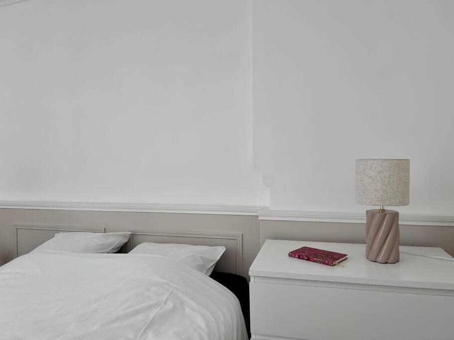 Le Cocon Bayeusain X Parking By Melrose บาเยอ ภายนอก รูปภาพ